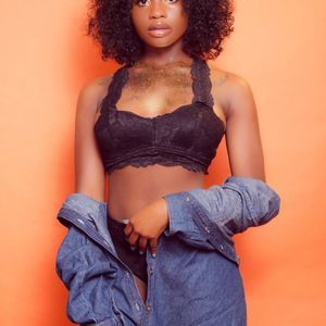 Meet your Posher, Alexis